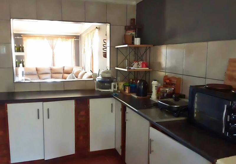 3 Bedroom Property for Sale in Kwanonqaba Western Cape